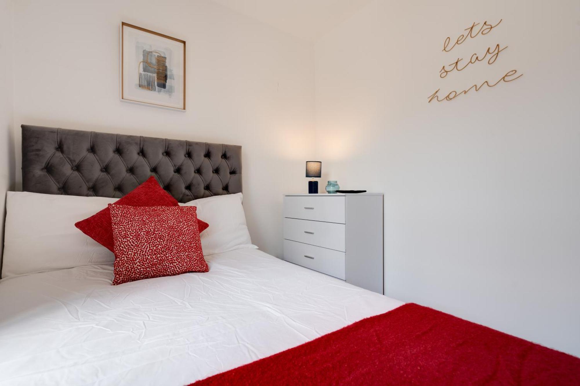 Huge 4 Bedroom Ensuite-Liverpool-Parking Exteriör bild